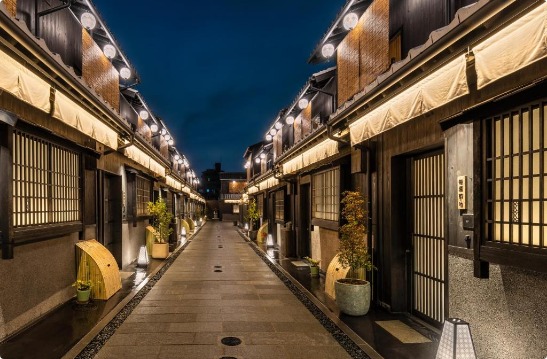 Nazuna Kyoto Tsubaki Street ryokan building exterior