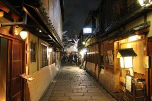 10 Must-see Spots in Kyoto One Day Private Tour (up to 7 people) - The morning start at Kitaoji Station and how the day flows