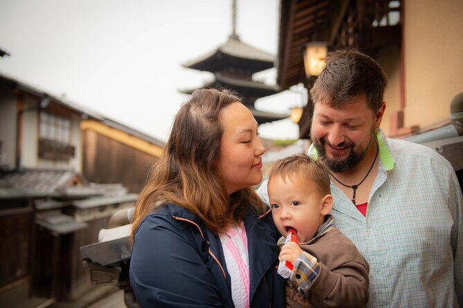 A Privately Guided Photoshoot in Beautiful Kyoto by a Pro - Props and Small Touches: How to Look Better Without Overthinking