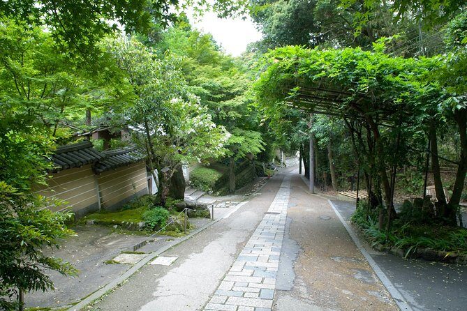Arashiyama Bamboo Forest E-Biking Tour - Stop 1: Otagi Nenbutsu-ji Temple and the fun side of Buddhism