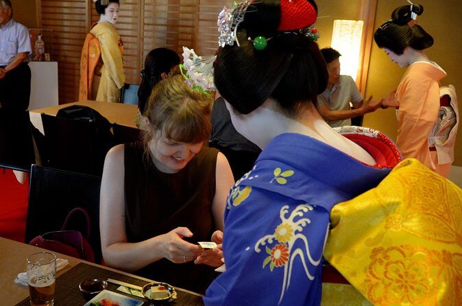 Authentic Maiko Experience＆Kyoto Lunch (Free drink) at Noh Stage - The maiko dance show: lecture + Q&A = you actually understand what you see