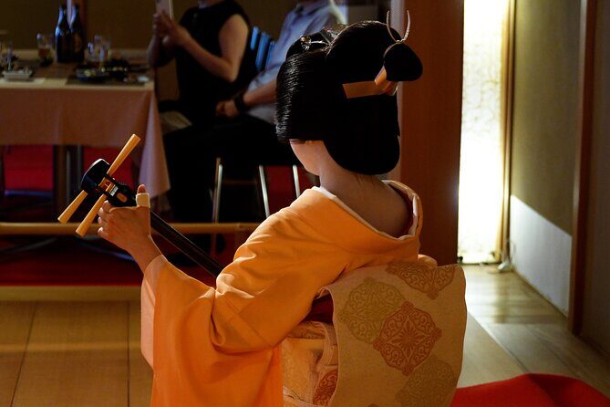 Authentic Maiko Experience＆Kyoto Lunch (Free drink) at Noh Stage - 12:30 dinner start: why the meal is part of the show, not a break