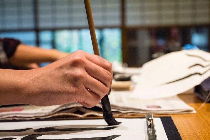 Calligraphy Experience in Kyoto Townhouse - Getting feedback in a small group (and the teacher matters)