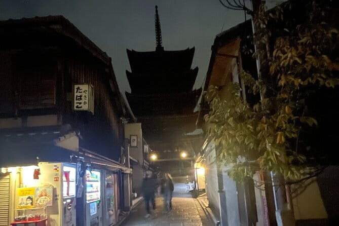 Discover Kyoto at Night by Bike - Miyakawa-cho Dori: lantern streets just south of Gion