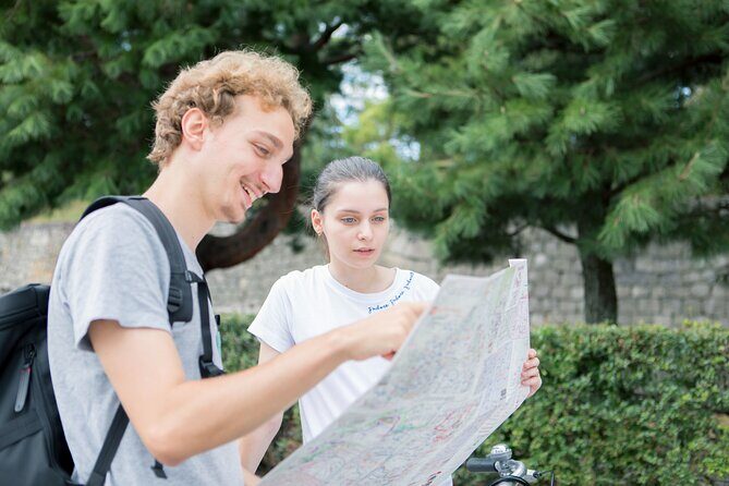 Explore Hidden Alleyway with a Local Expert (Morning tour) - Miyagawacho Kaburenjo: Calm Wooden Streets and Geisha-District Texture