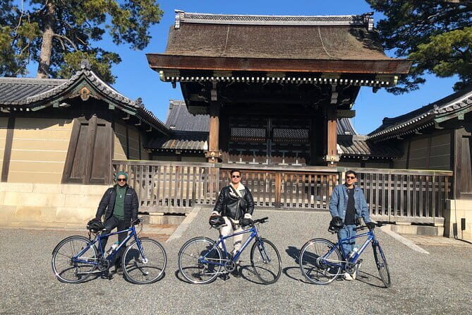 From Kyoto / Osaka: Kyoto Must-see Spots & Nara Park One Day Tour - Nonomiya Shrine: The Black Torii That Breaks the Color Routine