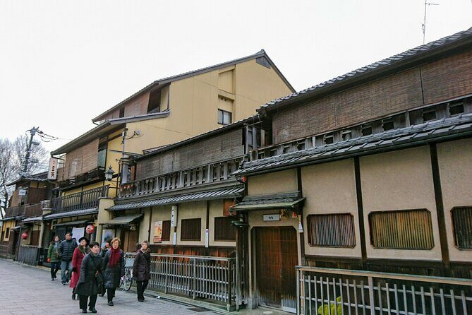 Full Day Guided Tour to Kyoto and Nara from Osaka by Van - Nara Park Deer Time: A Fun Stop With a Few Ground Rules