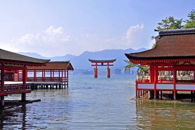 Full Day Hiroshima and Miyajima Bus Tour - Hiroshima Castle: the bus-window photo moment