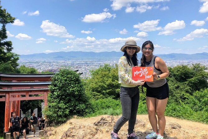 Fushimi Inari Hidden Hiking Tour (Private Option Available) - Why guides’ photo stops are a real value