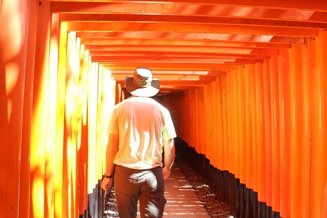 Fushimi Inari Shrine: Explore the 1,000 Torii Gates on an audio walking tour - Starting at the fox statue by Inari Station