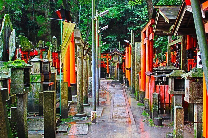 Fushimi Inari Shrine: Explore the 1,000 Torii Gates on an audio walking tour - Okusha Shrine and the Root-up Pine Tree stop