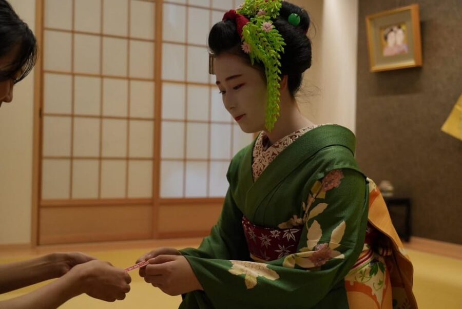 Gion Walking Tour, Geisha Show and Japanese Game in Kyoto - Who This Tour Fits Best