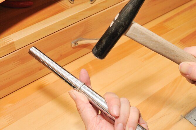Hammer Pattering Experience of Ring - Choosing Your Ring: Material, Shape, Thickness, Texture