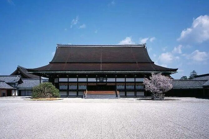 Historical Kyoto E-Bike Tour - Lunch time: plan for cash and a real break