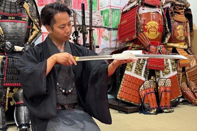 Katana Shopping with Professional Guidance in Kyoto - Who should book this dojo-based katana session
