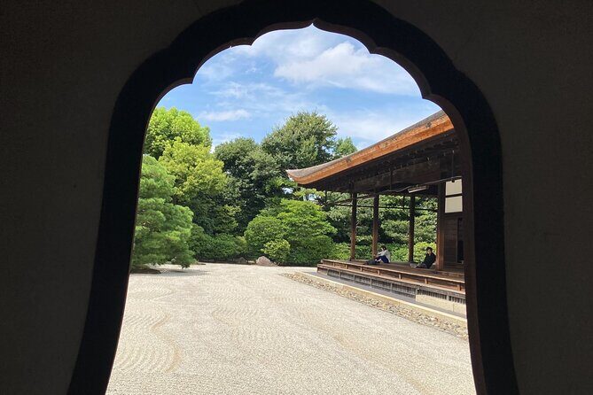 Kiyomizu Temple and Backstreets of Gion, Half Day Group Tour - Kyoto Ceramic Center Start: A Quick Culture Warm-Up