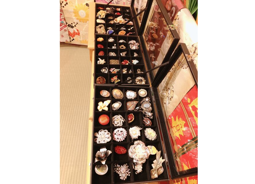 Kyoto: 1 Day Traditional Japanese Kimono Rental Experience - Finding MomoKa Kimono Rental in Gion and What Happens First