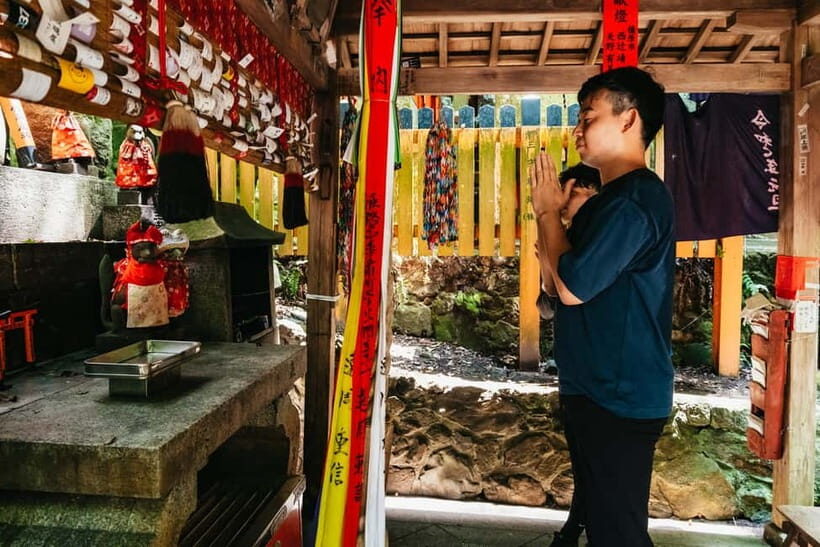 Kyoto: 3-Hour Fushimi Inari Shrine Hidden Hiking Tour - Connecting to the torii flow without getting swallowed by it