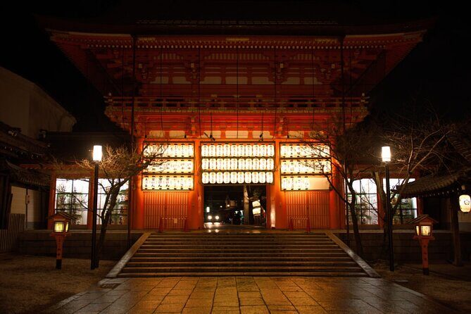 Kyoto 5-Star Geisha Night Walk: Small-Group Authentic Experience - Temples and shrines at night: Yasui-Konpiragu, Hōkan-ji, Yasaka Shrine