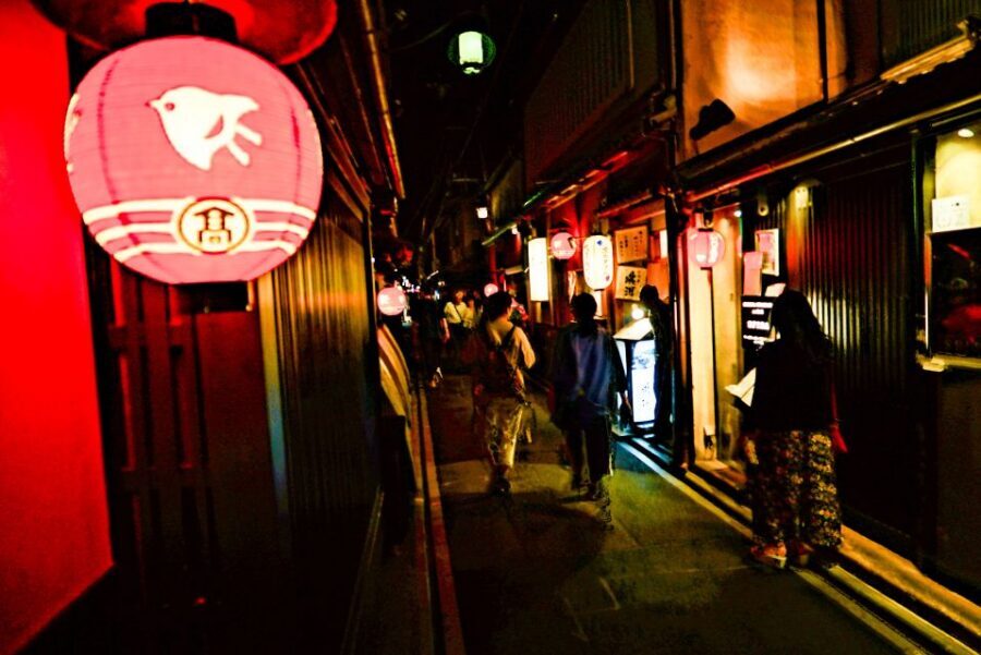 Kyoto : Bar Hopping Tour in Pontocho Alley at Night - How the Izakaya Stops Turn Into a Full Dinner Feeling