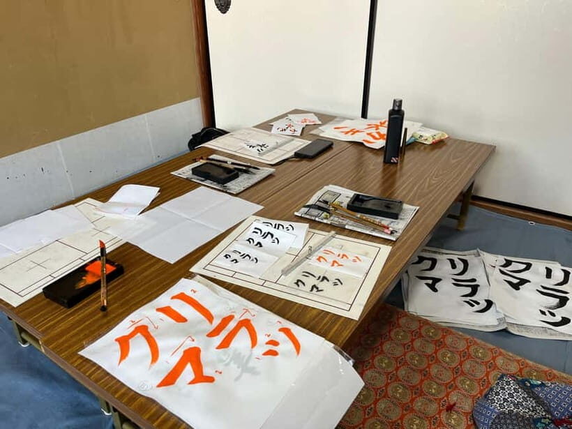 Kyoto: Calligraphy class at Buddhist temple in city center - Tools, Ink, and Brush Control in a Tatami Room
