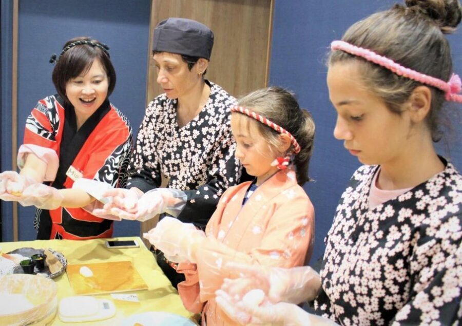 Kyoto: Cooking class, learning how to make authentic sushi - Who this Kyoto sushi class suits best