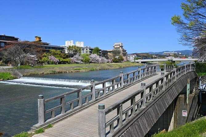Kyoto E-Bike Tour of Hidden Gems, Backstreets and Temples - Stop 3: Heian Shrine and Its Bold Garden-Linked Geometry