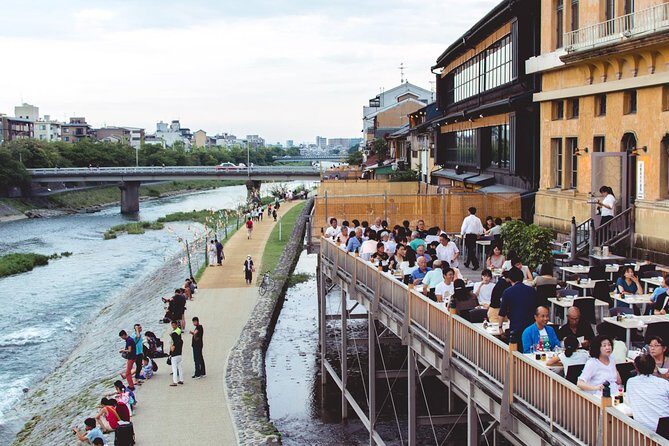 Kyoto Foodie Night Tour - Drinks included: sake and beer as part of the pacing