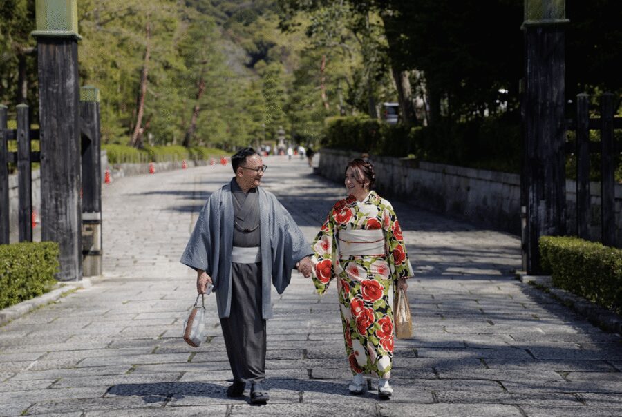 Kyoto: Fully-Customized One-day Private Tour - Your lunch hour in Kyoto: planning built into the pacing