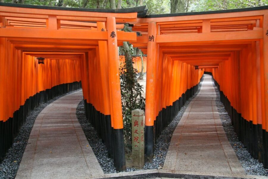 Kyoto: Fushimi Inari, Kinkakuji, Bamboo Grove 1 Day Bus Tour - Meeting at Tully’s Coffee, then riding Kyoto’s highlights