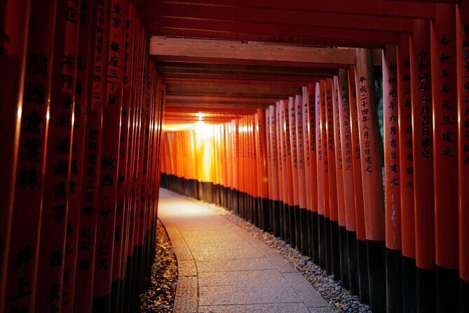 Kyoto Fushimi-Inari Night Walking Tour - What makes the guide matter so much at Fushimi Inari