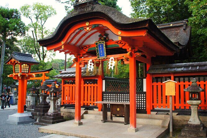 Kyoto: Fushimi Inari Shrine Walking Tour - Why a 6:00 pm walk changes Fushimi Inari