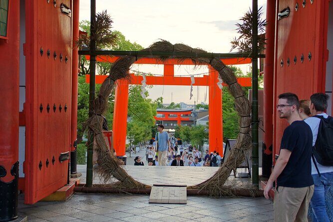 Kyoto: Fushimi Inari Shrine Walking Tour - Small-group navigation without the stress