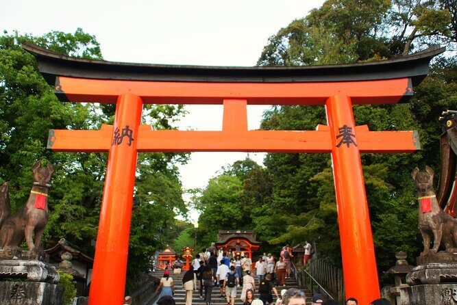Kyoto: Fushimi Inari Shrine Walking Tour - What to expect on the ground: crowd flow, quiet spots, and photo breaks