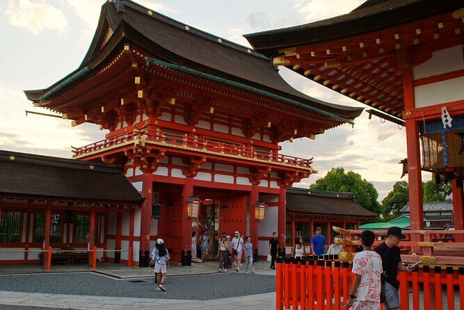 Kyoto: Fushimi Inari Shrine Walking Tour - The 2-hour itinerary: your climb, your viewpoints, and your pace