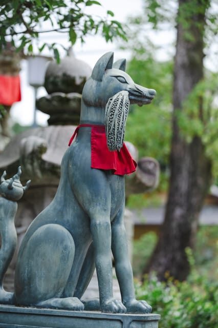 Kyoto: Fushimi Inari Taisha Shrine Walking Tour with Guide - Shrine etiquette: how to act like you belong