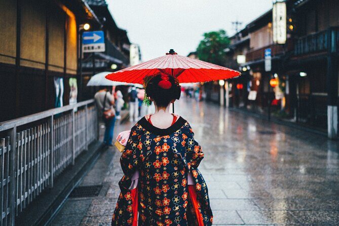 Kyoto Geisha District Walking Tour in Gion - Gion Shirakawa canal and Hanamikoji Street: photos without losing the vibe
