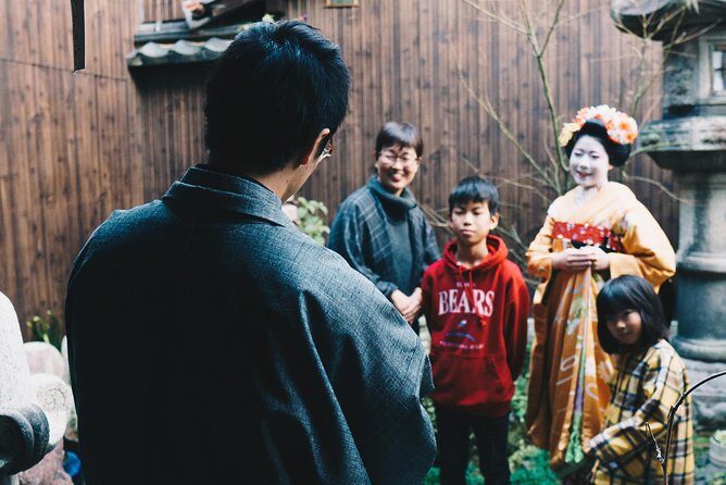 Kyoto Geisha Show Cultural Hour with an apprentice geisha, Maiko - The 90-minute flow: how the session typically unfolds
