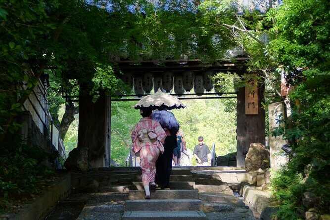 Kyoto: Gion and Geisha District Walking Tour - Hanamikoji Street and the Geisha-Spotting Game Plan