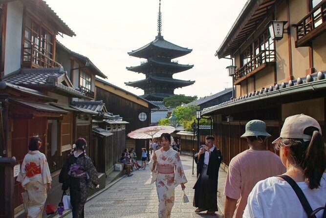 Kyoto: Gion and Geisha District Walking Tour - Price, Group Size, and What You’re Actually Paying For