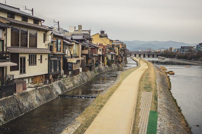 Kyoto Gion Cultural Walk & Geisha Show with Dining Options - The 1.5-hour Gion cultural walk: what you’ll actually notice