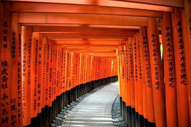 Kyoto Gion Early Morning Walking Tour - Yasaka-no-To and Yasaka Shrine: Red Gate Energy in the Morning