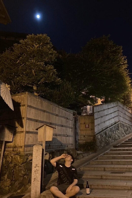 Kyoto: Gion Evening Walk with Hidden Gems, Geisha & Sake - Hanamikoji Street after dark: tea houses and atmosphere with less noise