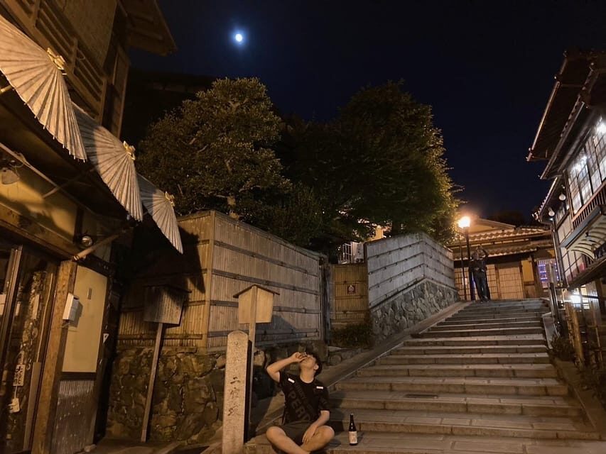 Kyoto: Gion Evening Walk with Hidden Gems, Geisha & Sake - The 90-minute flow: Shijo-Kiyamachi to Yasaka Shrine