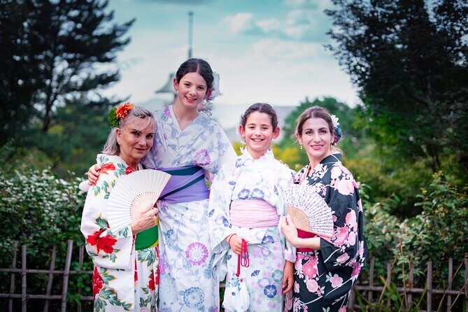 Kyoto Gion, Fushimi Inari, Arashiyama private Photoshoot - Hokan-ji Temple and Yasaka Pagoda (The Narrow-Street Photo Upgrade)