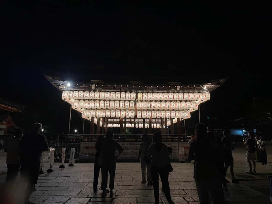 Kyoto: Gion & Geisha District Night Time Walking Tour - Maruyama Park: a slow pause before the old lanes