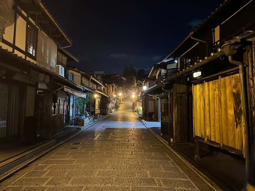Kyoto: Gion & Geisha District Night Time Walking Tour - Yasui-Konpiragu’s Power Stone: a ritual you can actually participate in