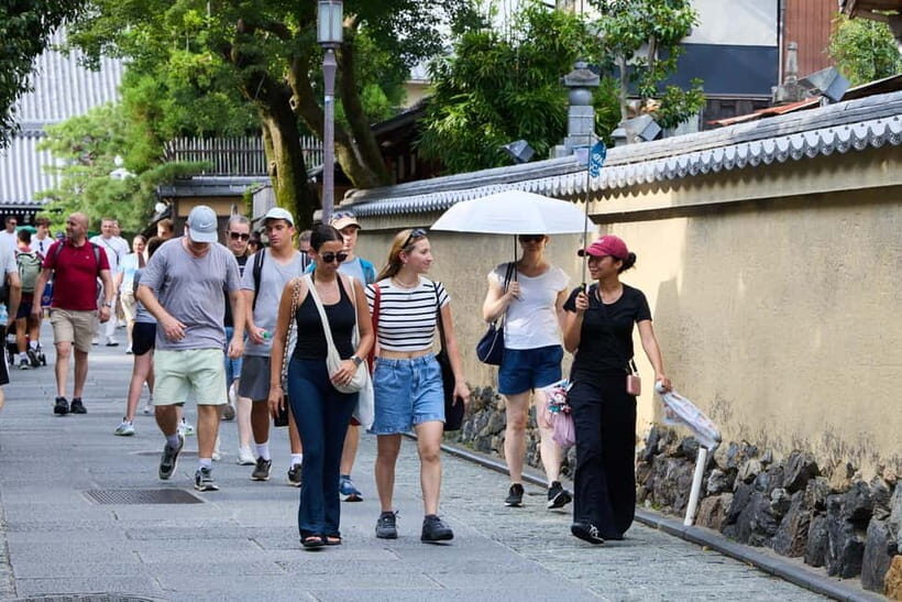 Kyoto: Gion Geisha District Walking Tour and Hidden Gems - Entering Gion with a guide who explains what you’re seeing