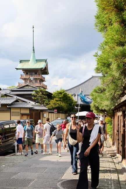 Kyoto: Gion Geisha District Walking Tour and Hidden Gems - Starting at Ben’s Cookies Kyoto Shijo (easy meeting, smart warm-up)