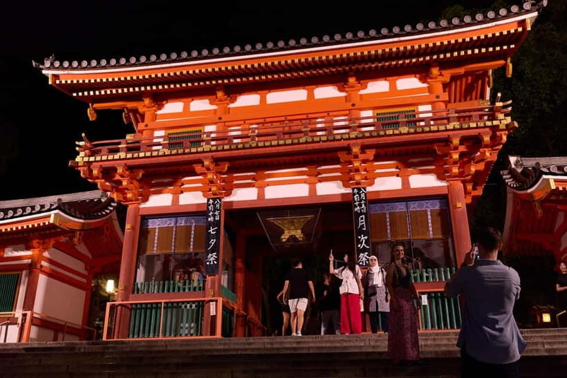 Kyoto: Gion Geisha District Walking Tour - Stories of Geisha - Yasaka Shrine: a classic stop with a practical purpose